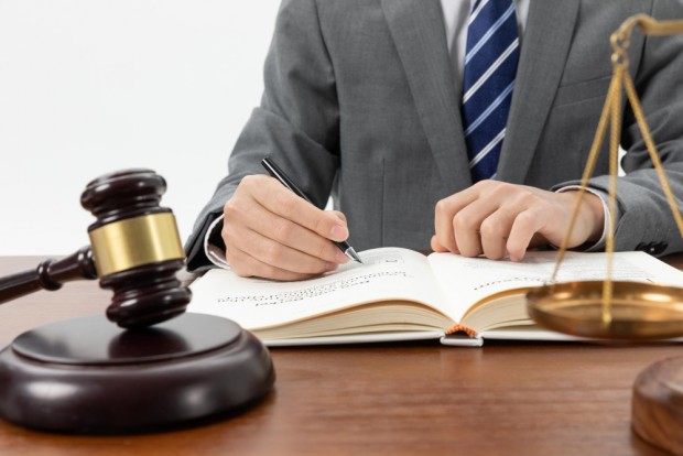 What Is The Role of a Theft  Lawyer in Defending Against Theft Allegations?