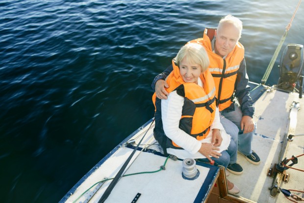 What Immediate Action is Mandatory for Boat Operators During a Boating Accident?