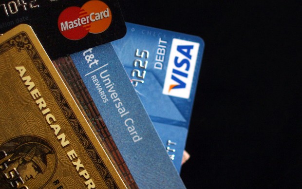Banks, US Chamber Sue Consumer Agency Over $8 Credit Card Late Fee Cap
