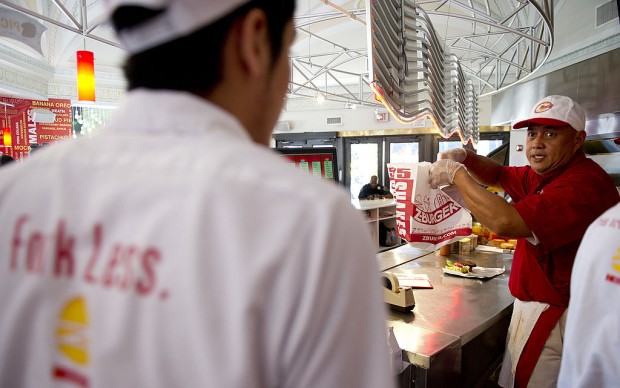 New $20 Minimum Wage for California Fast Food Workers Begins Monday