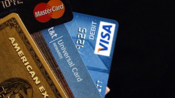 Banks, US Chamber Sue Consumer Agency Over $8 Credit Card Late Fee Cap